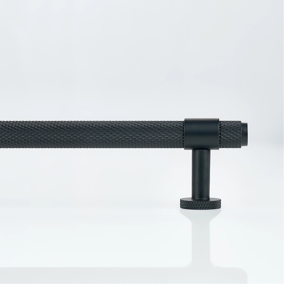 Aris Linear Knurled Cabinet Handle