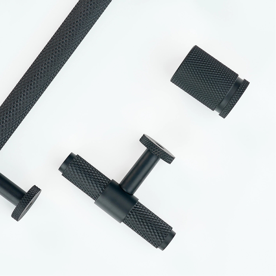 Aris Linear Knurled Cabinet Handle
