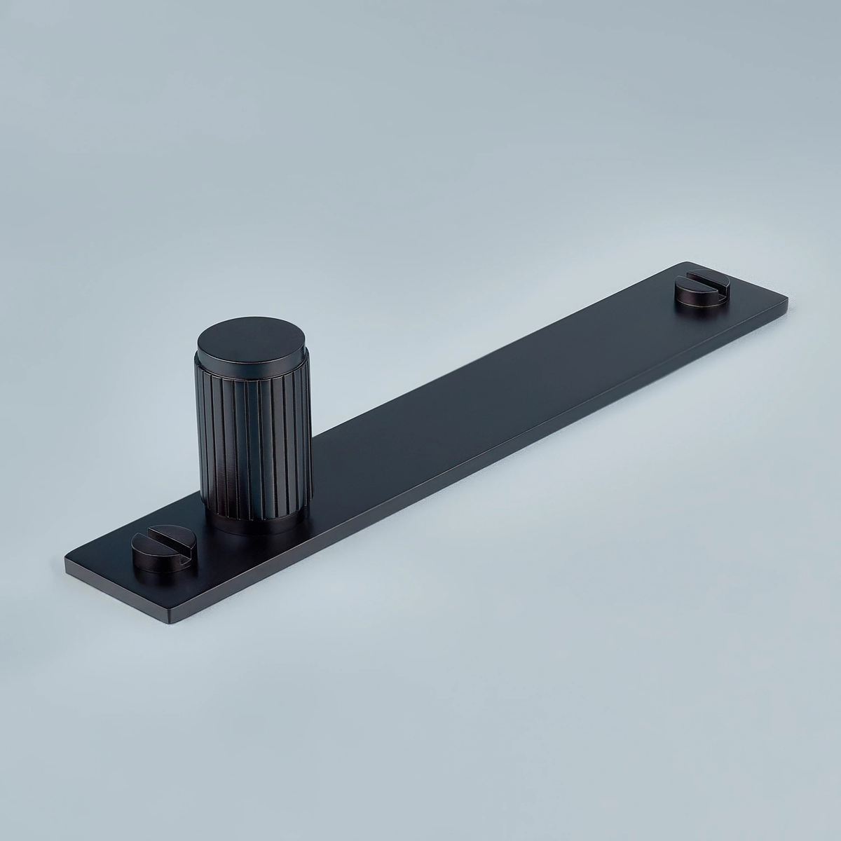 Aris Linear Knurled Brass Cylinder Knob With Backplate