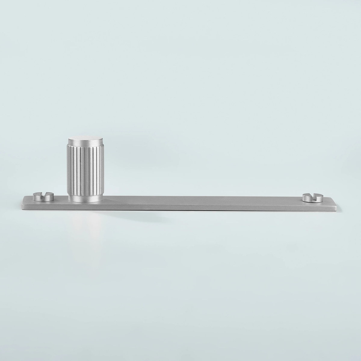 Aris Linear Knurled Brass Cylinder Knob With Backplate