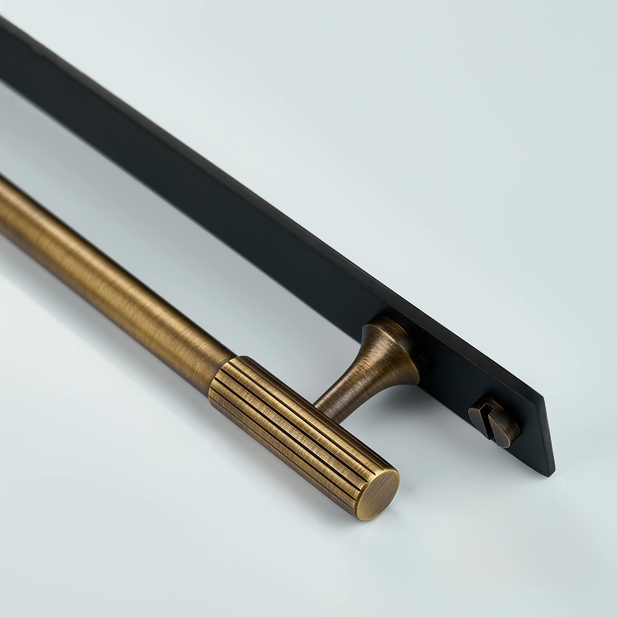 Aris Linear Knurled Brass Cabinet Handle With Backplate 