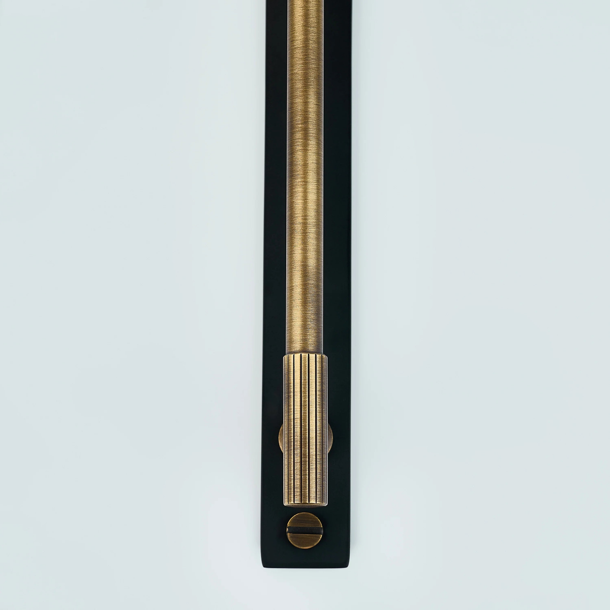 Aris Linear Knurled Brass Cabinet Handle With Backplate 