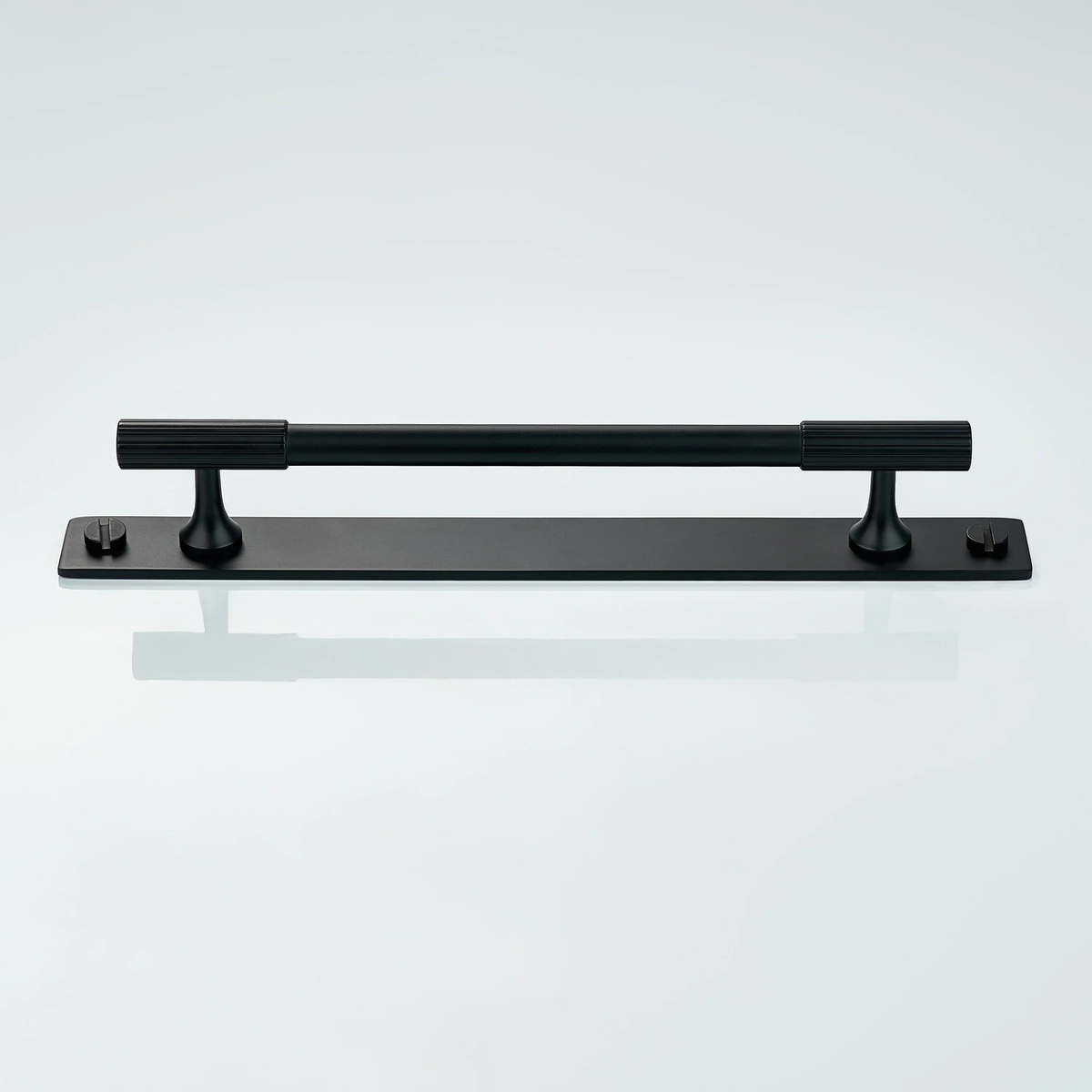 Aris Linear Knurled Brass Cabinet Handle With Backplate 
