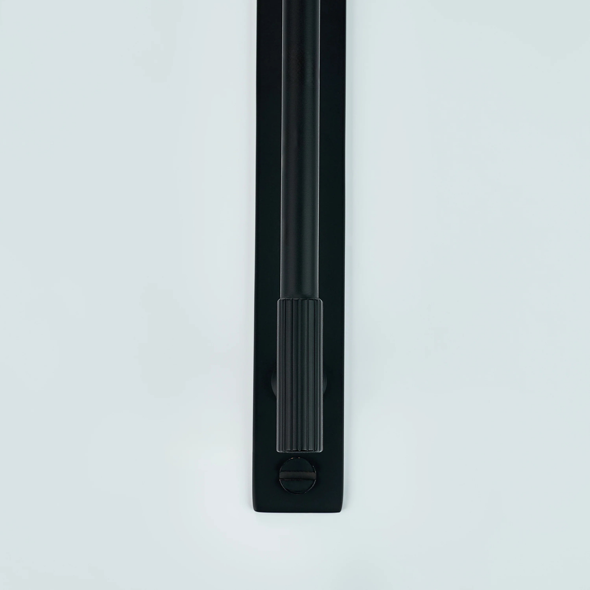 Aris Linear Knurled Brass Cabinet Handle With Backplate 