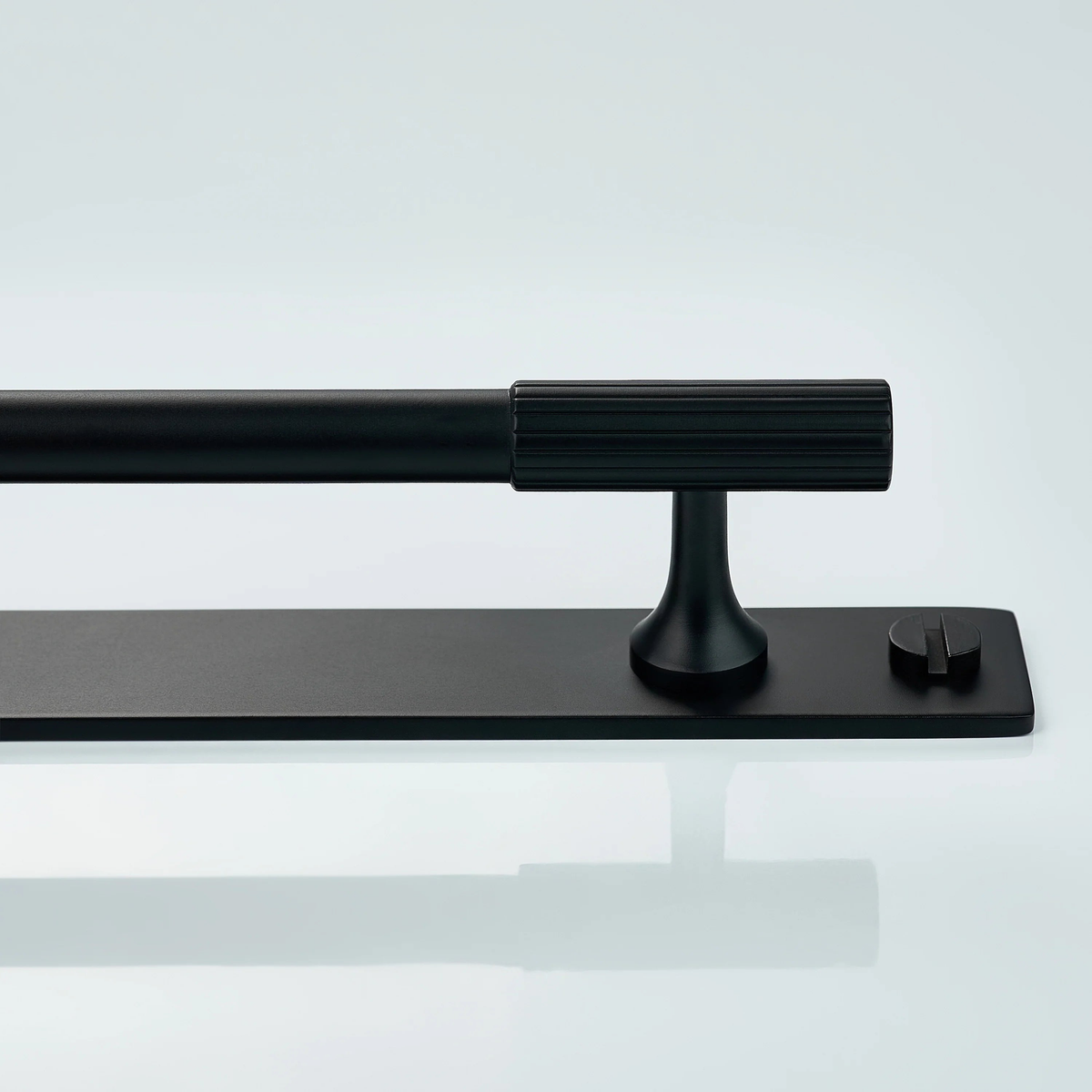 Aris Linear Knurled Brass Cabinet Handle With Backplate 