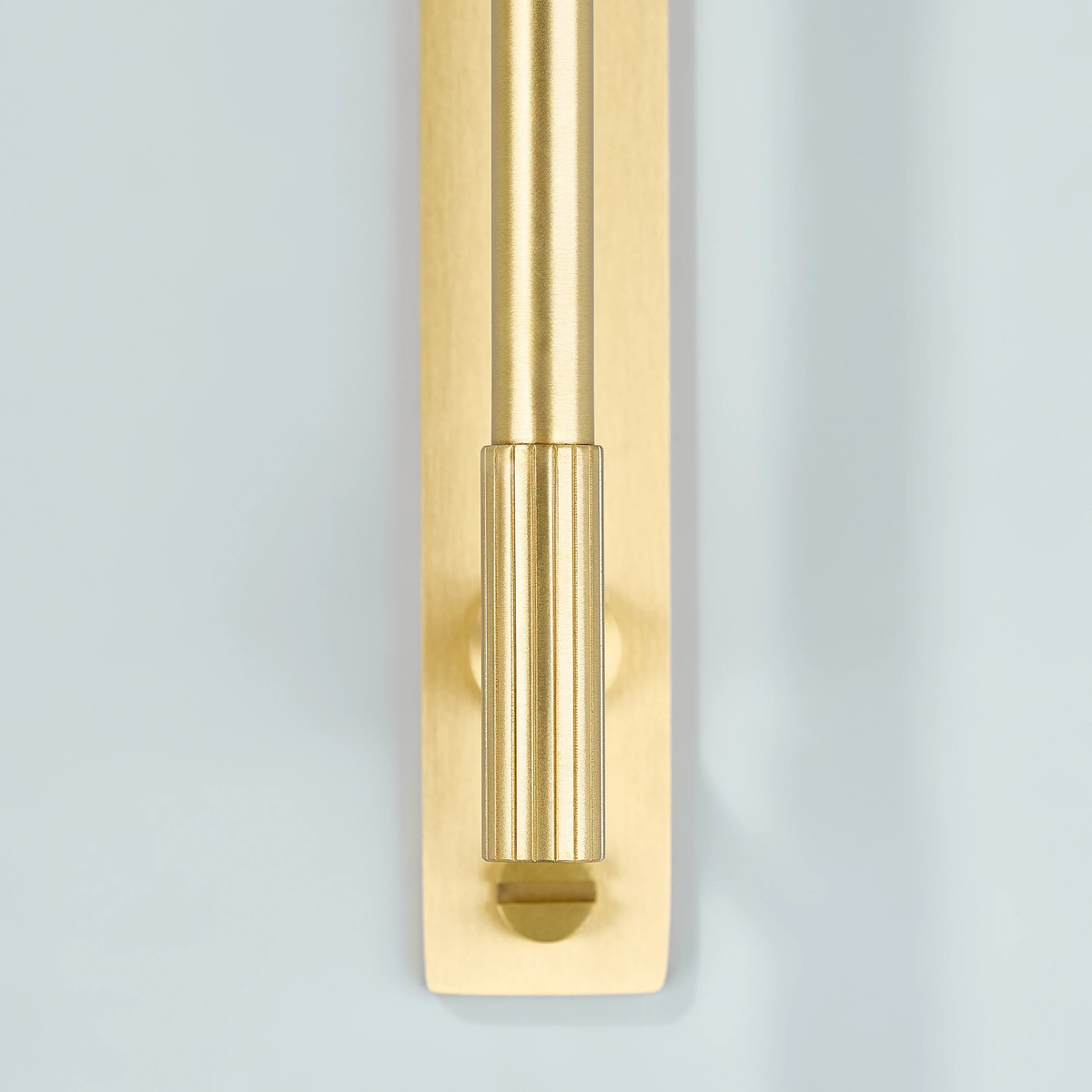 Aris Linear Knurled Brass Cabinet Handle With Backplate 