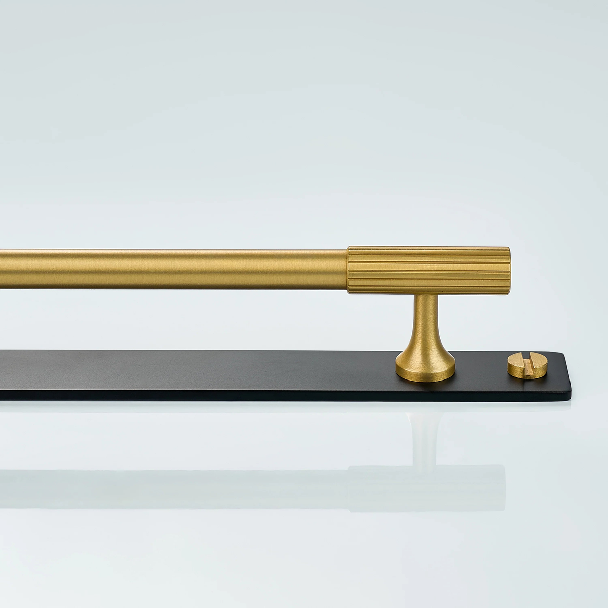 Aris Linear Knurled Brass Cabinet Handle With Backplate 