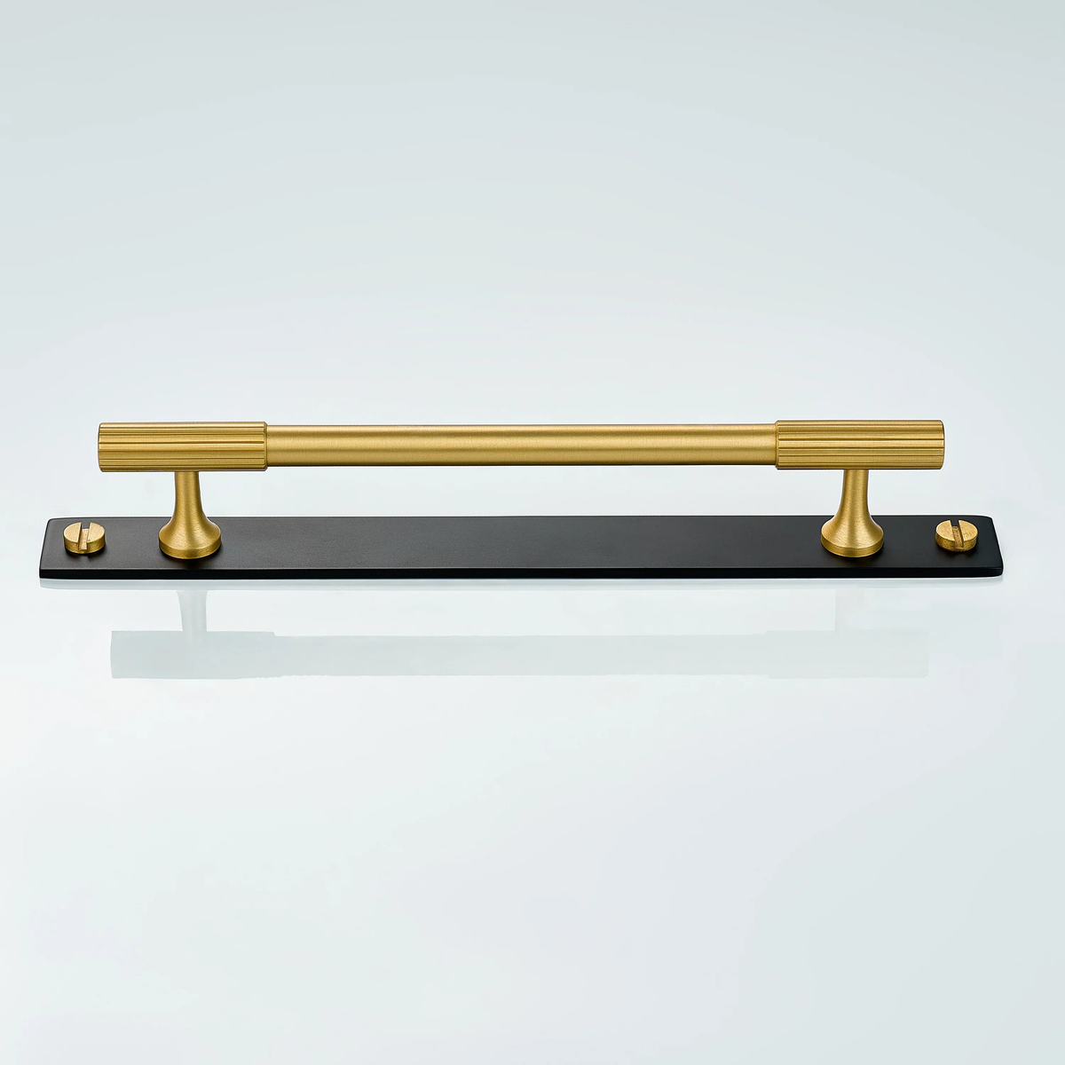 Aris Linear Knurled Brass Cabinet Handle With Backplate 