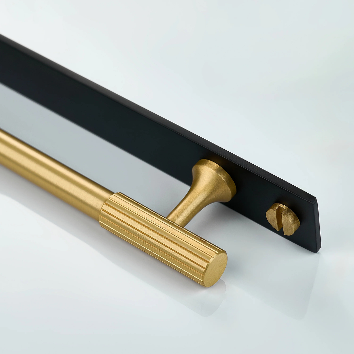 Aris Linear Knurled Brass Cabinet Handle With Backplate 