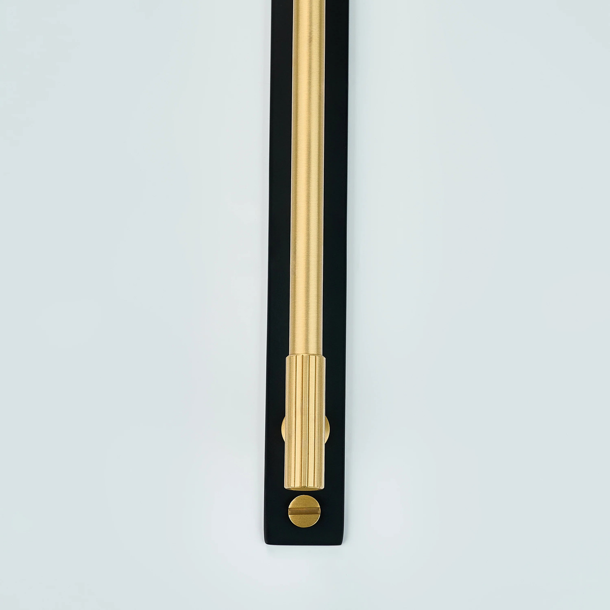 Aris Linear Knurled Brass Cabinet Handle With Backplate 