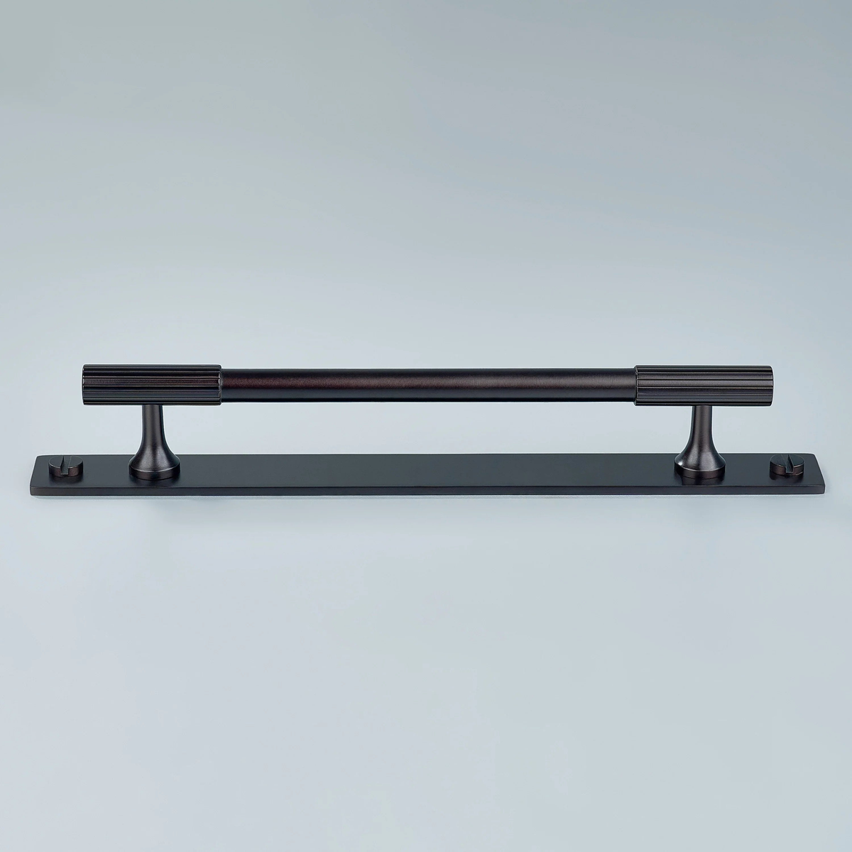 Aris Linear Knurled Brass Cabinet Handle With Backplate 