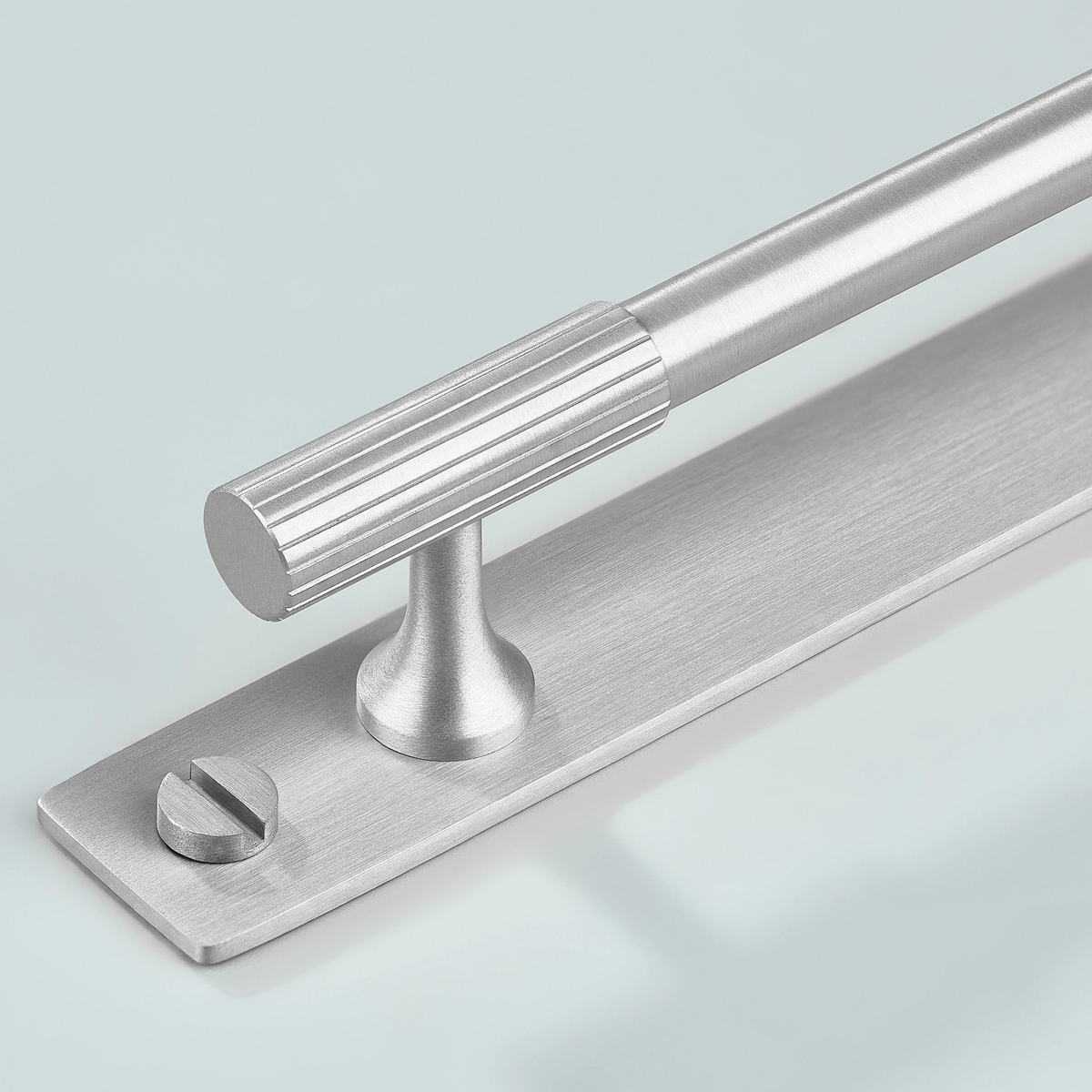 Aris Linear Knurled Brass Cabinet Handle With Backplate 