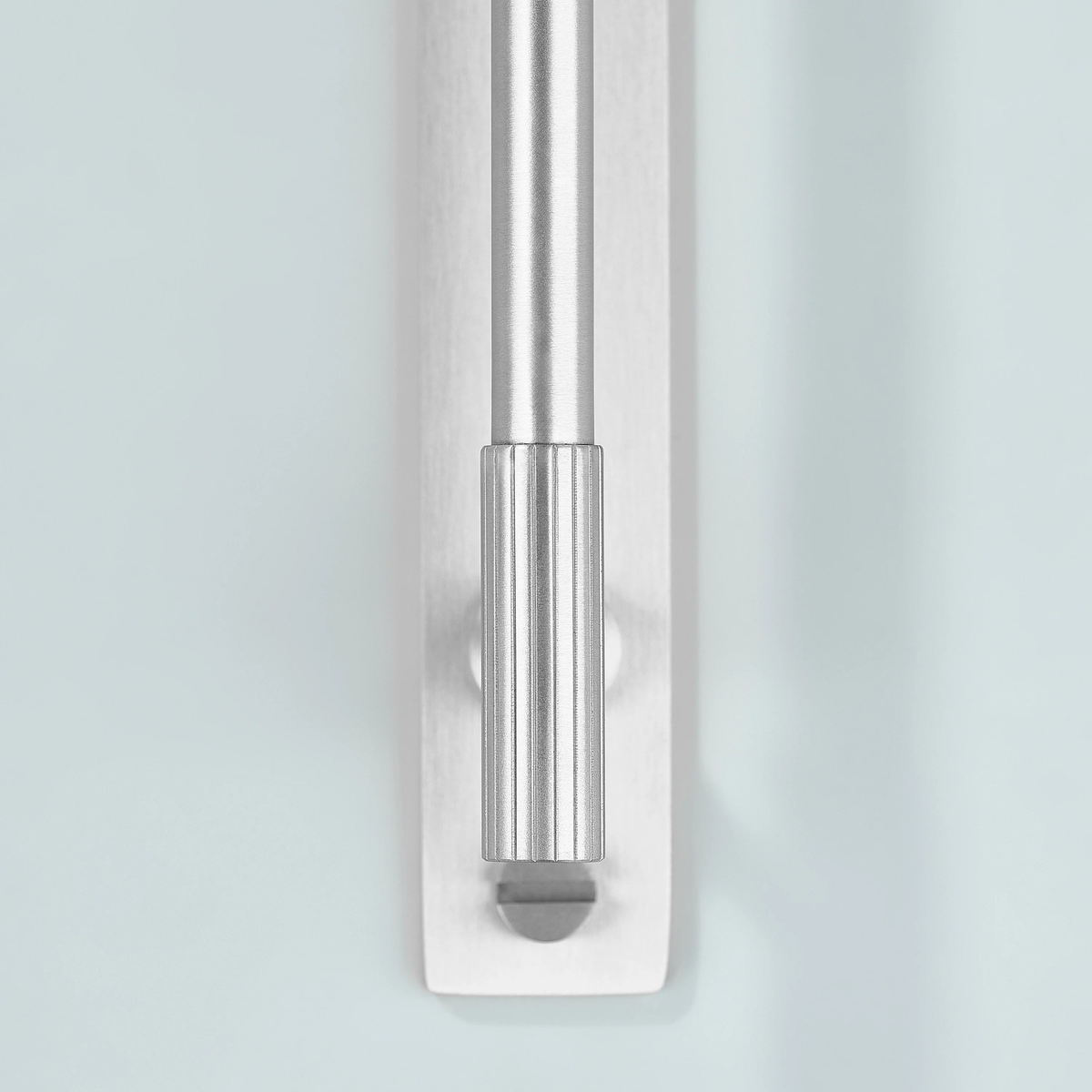 Aris Linear Knurled Brass Cabinet Handle With Backplate 