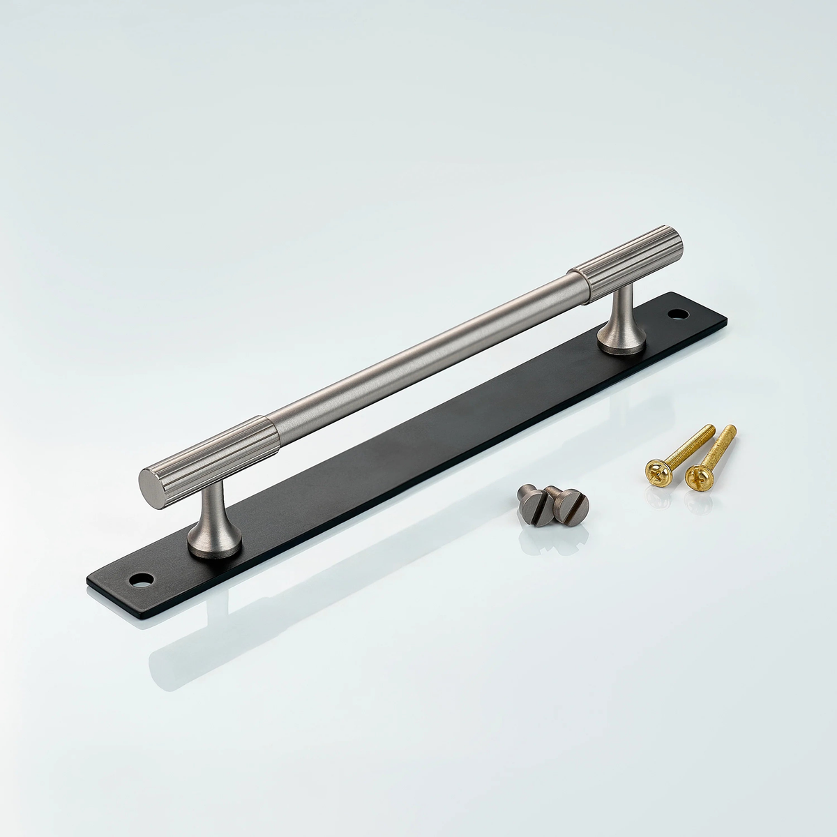 Aris Linear Knurled Brass Cabinet Handle With Backplate 