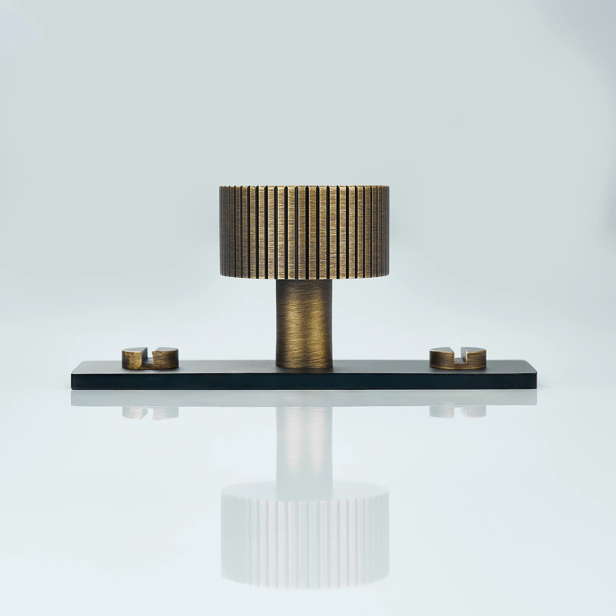 Aris Linear Knurled Brass Cabinet Knob With Backplate