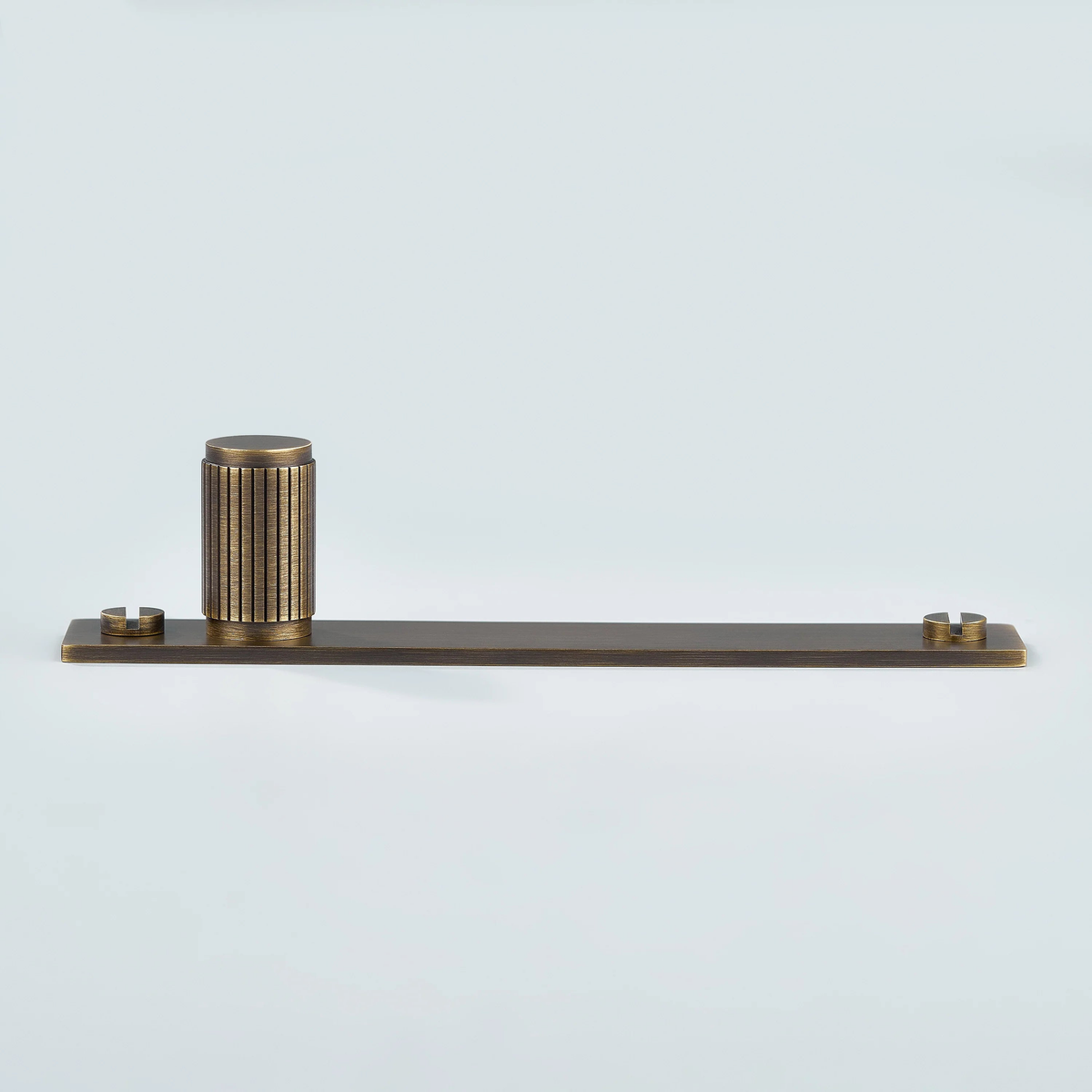 Aris Linear Knurled Brass Cylinder Knob With Backplate