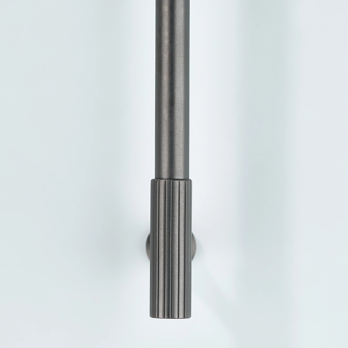 Aris Linear Knurled Cabinet Handle