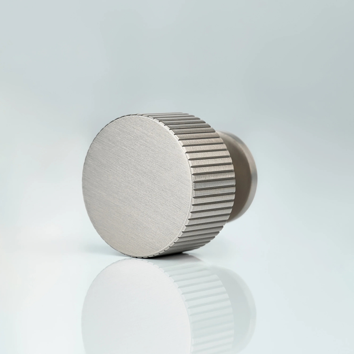 Aris Linear Knurled Round Brass Cabinet Knob 35mm