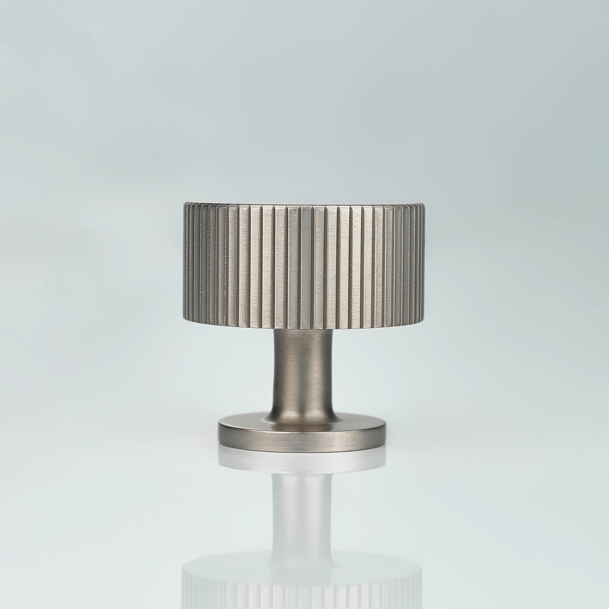 Aris Linear Knurled Round Brass Cabinet Knob 35mm