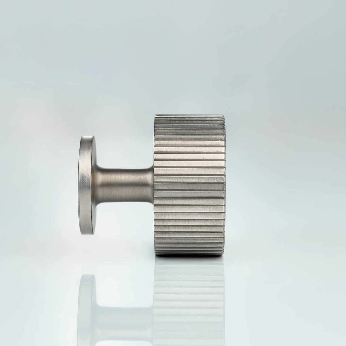 Aris Linear Knurled Round Brass Cabinet Knob 35mm