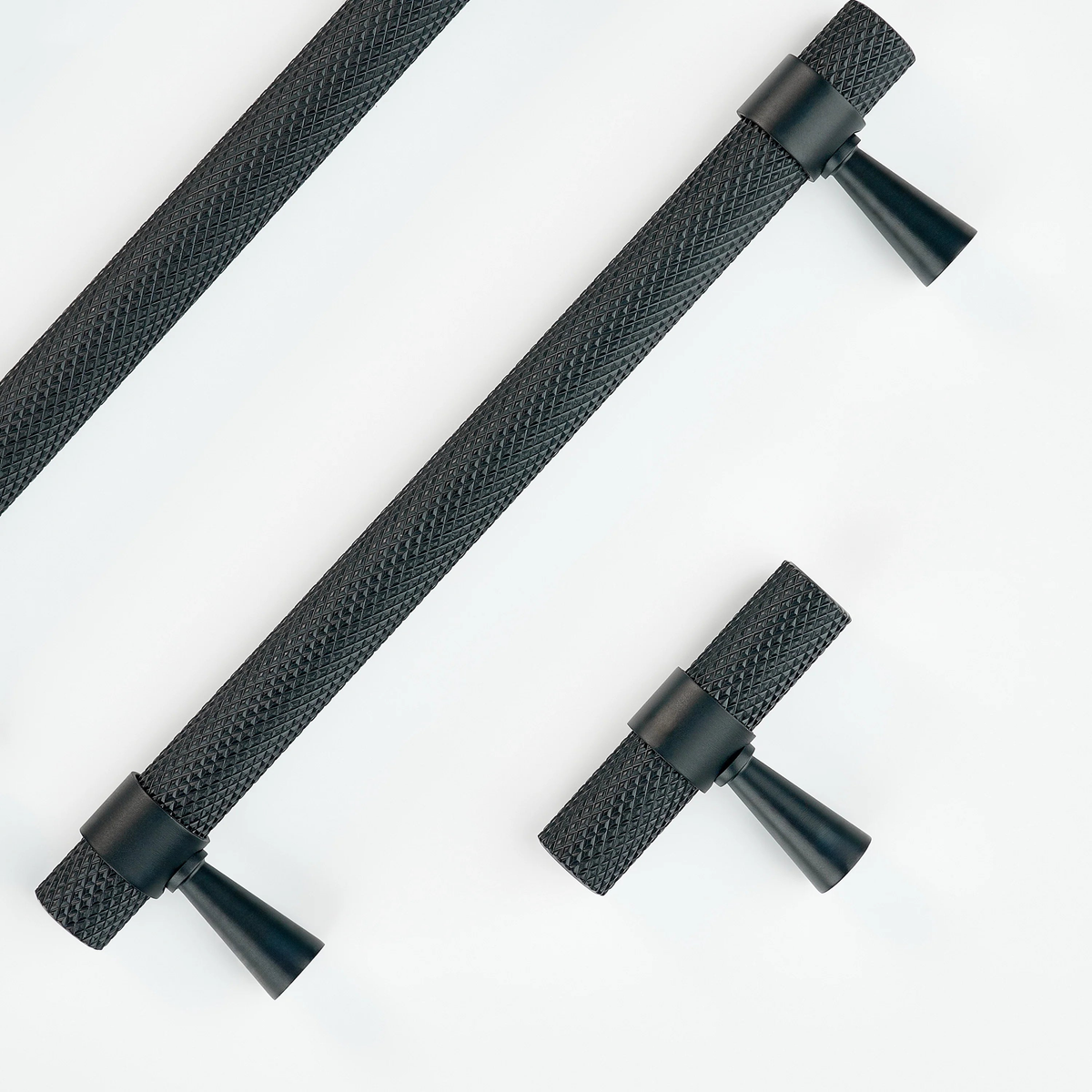 Canyon Knurled Cabinet Handle