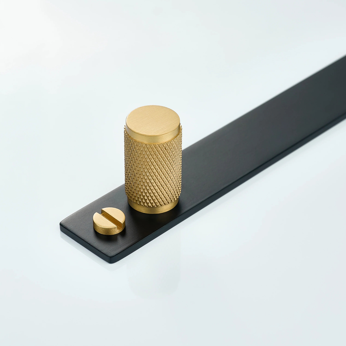 Meridian Knurled Brass Cylinder Knob With Backplate