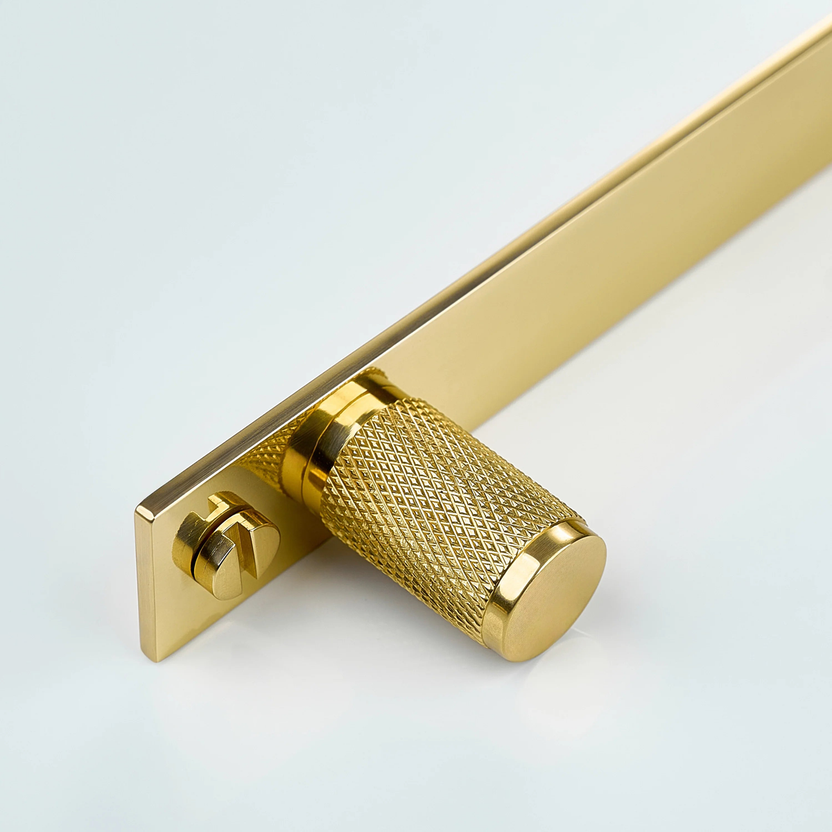 Meridian Knurled Brass Cylinder Knob With Backplate