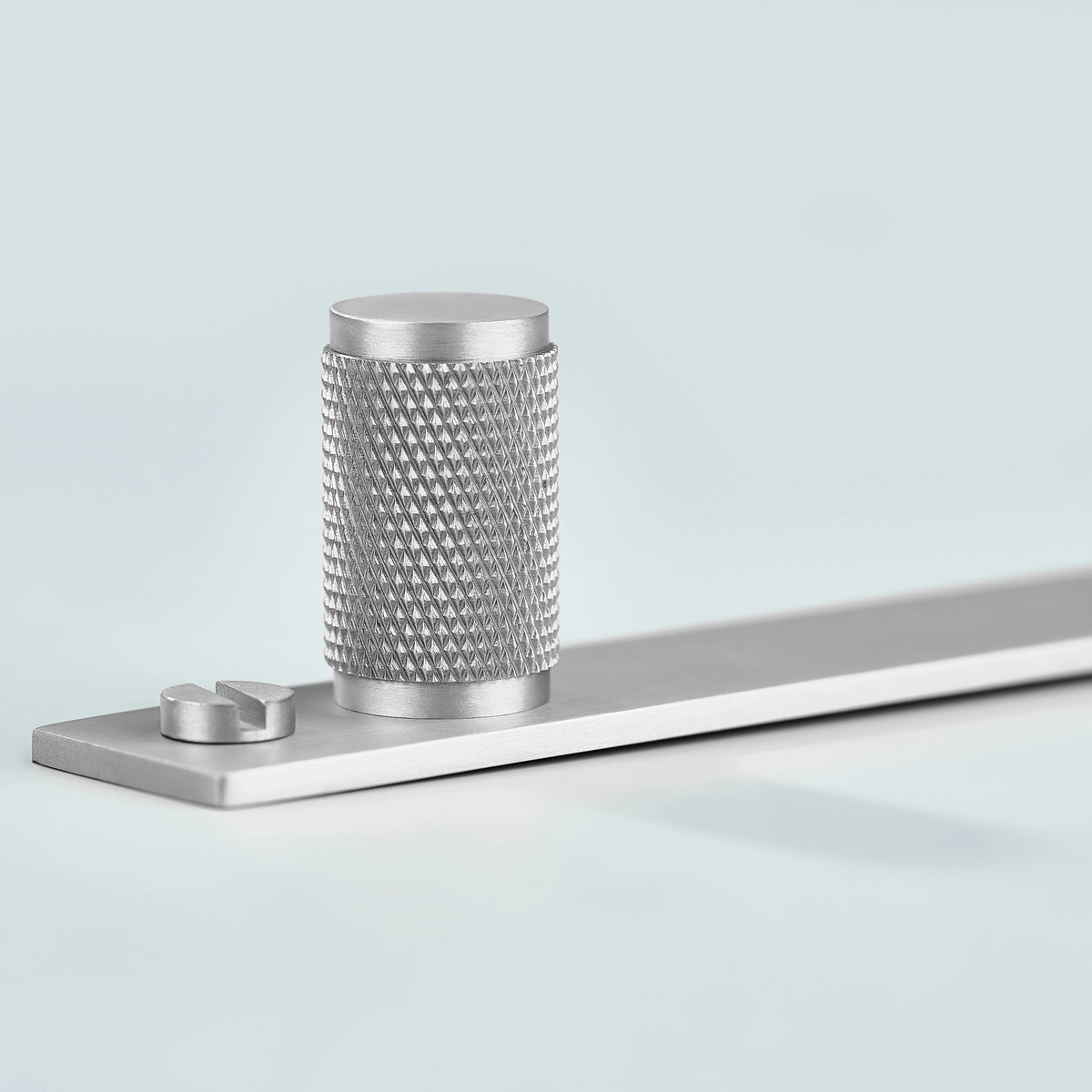 Meridian Knurled Brass Cylinder Knob With Backplate