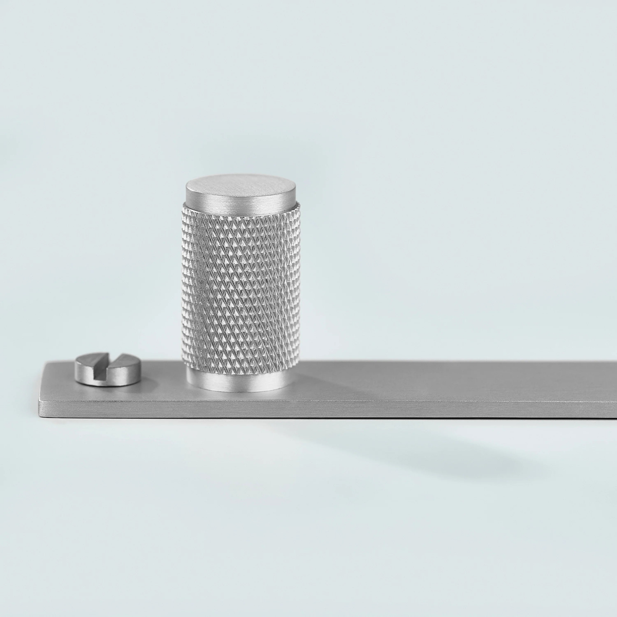 Meridian Knurled Brass Cylinder Knob With Backplate
