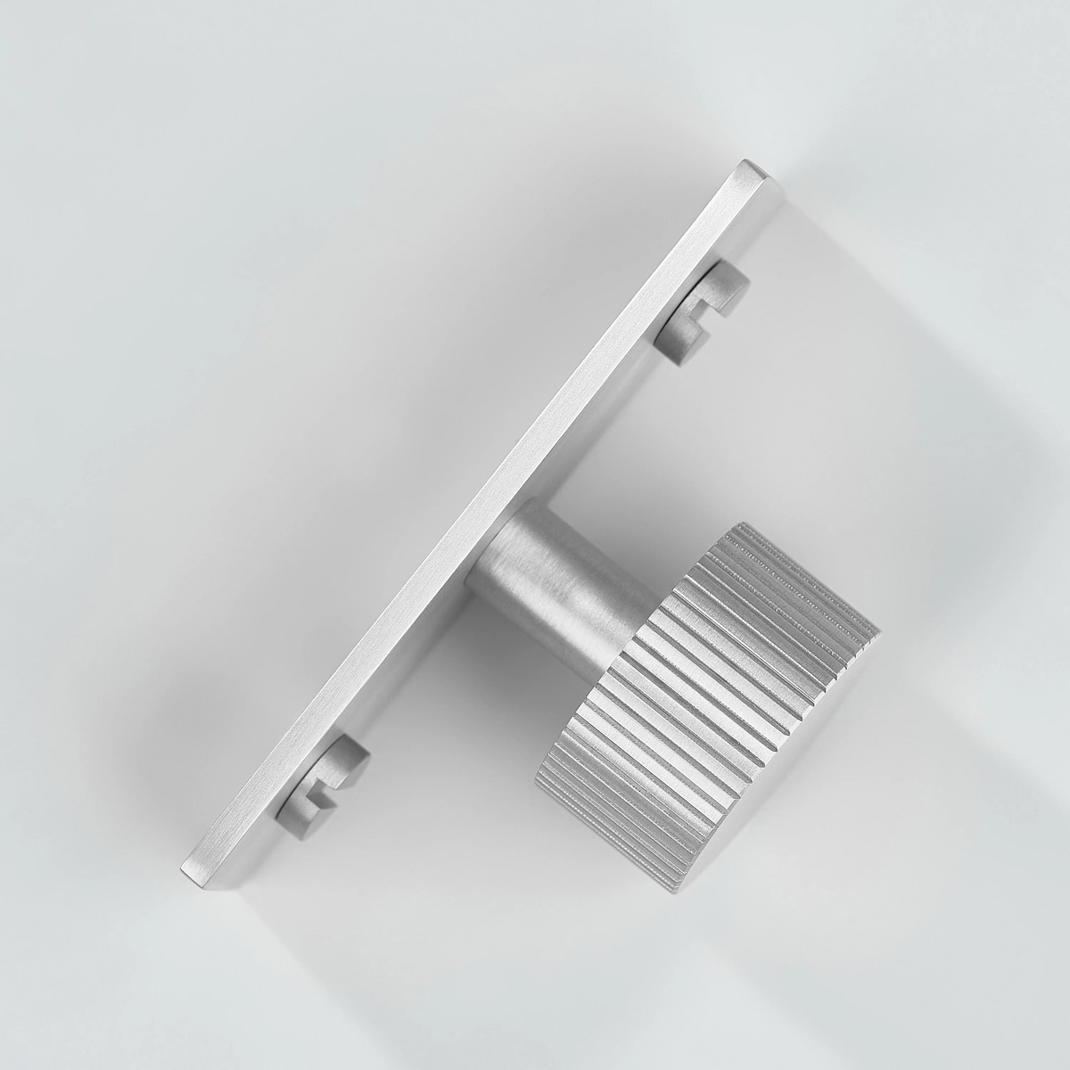 Aris Linear Knurled Brass Cabinet Knob With Backplate