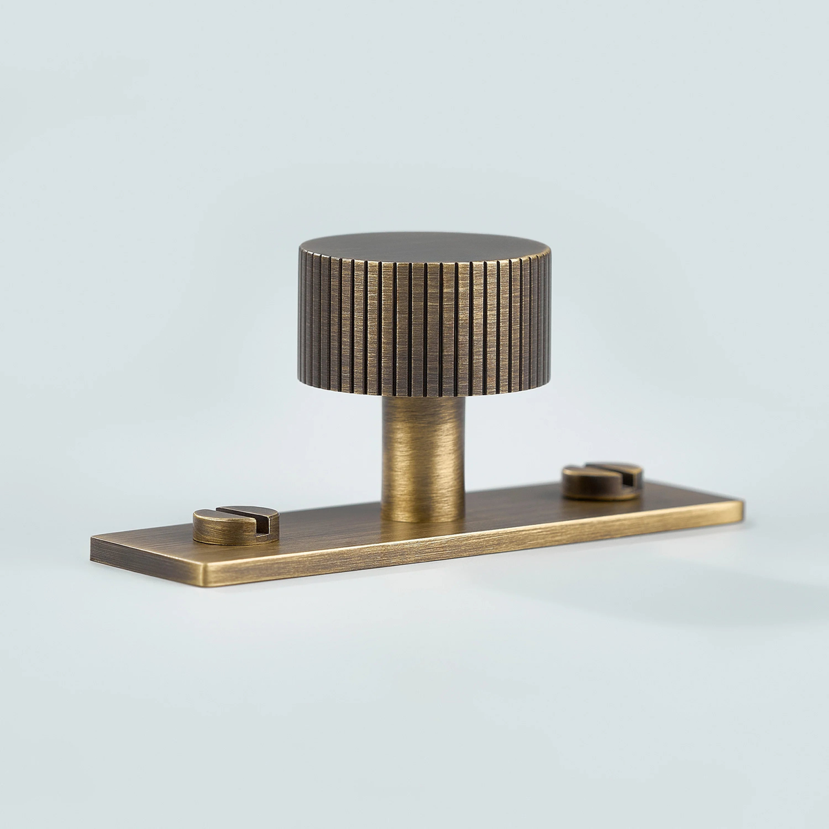 Aris Linear Knurled Brass Cabinet Knob With Backplate
