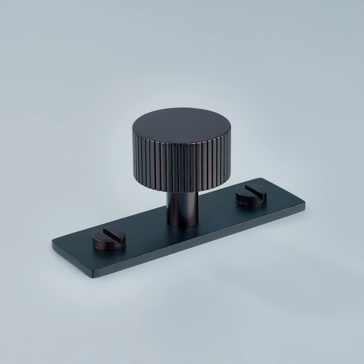 Aris Linear Knurled Brass Cabinet Knob With Backplate